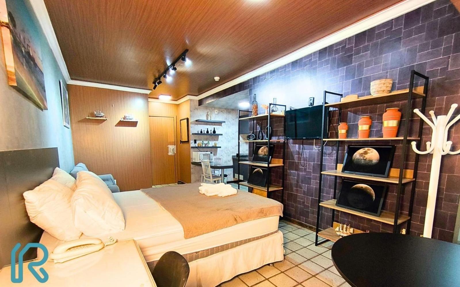 Lindo Completo Na Ondina, Cozinha, Wifi, Netflix, Piscina, Circuito Do Carnaval, Proximo A * Salvador