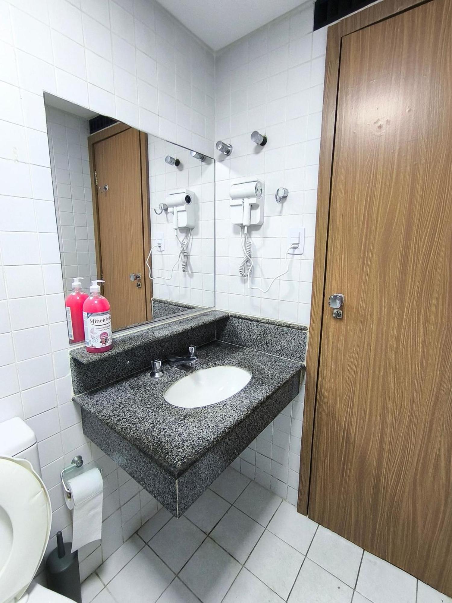 Lindo Completo Na Ondina, Cozinha, Wifi, Netflix, Piscina, Circuito Do Carnaval, Proximo A Apartment Salvador