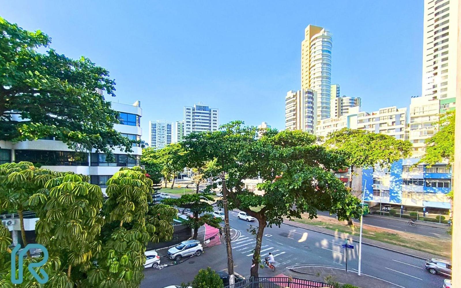 Lindo Completo Na Ondina, Cozinha, Wifi, Netflix, Piscina, Circuito Do Carnaval, Proximo A *