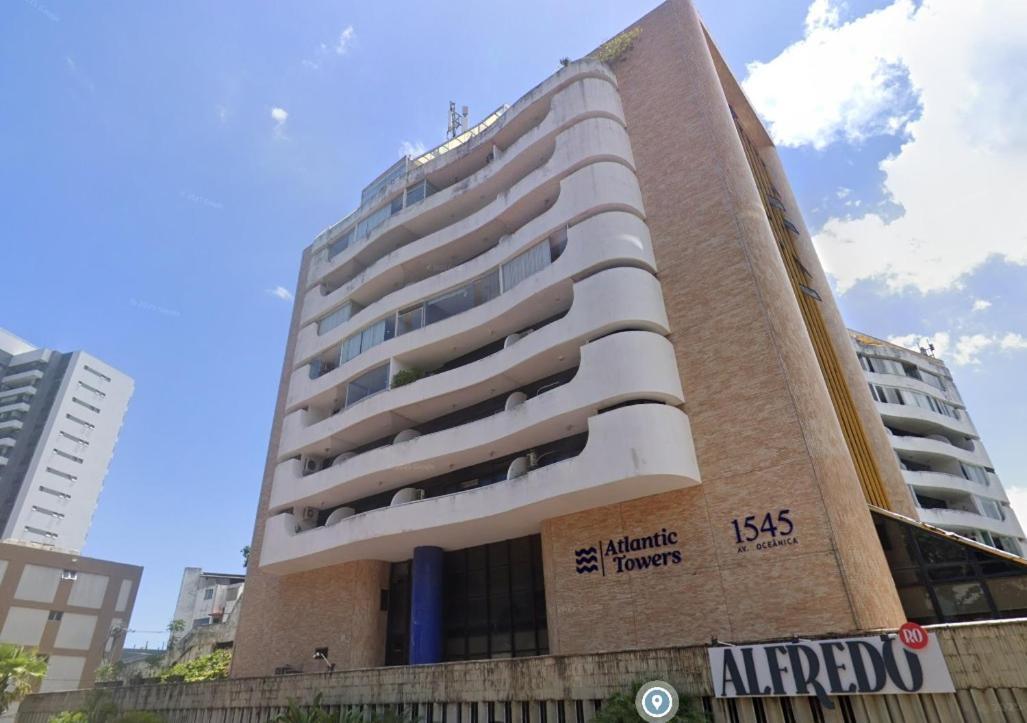 Apartment Lindo Completo Na Ondina, Cozinha, Wifi, Netflix, Piscina, Circuito Do Carnaval, Proximo A Salvador