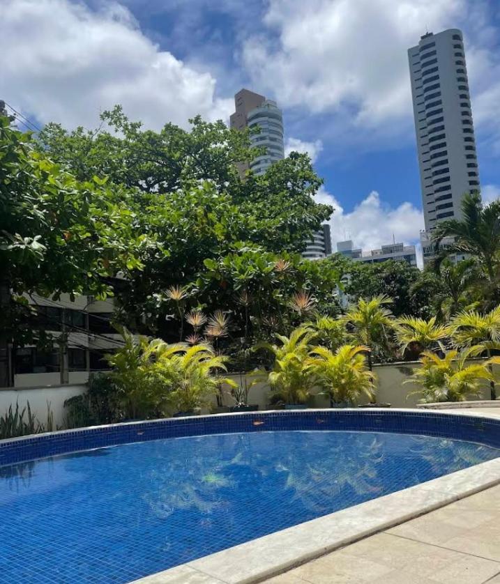 Lindo Completo Na Ondina, Cozinha, Wifi, Netflix, Piscina, Circuito Do Carnaval, Proximo A