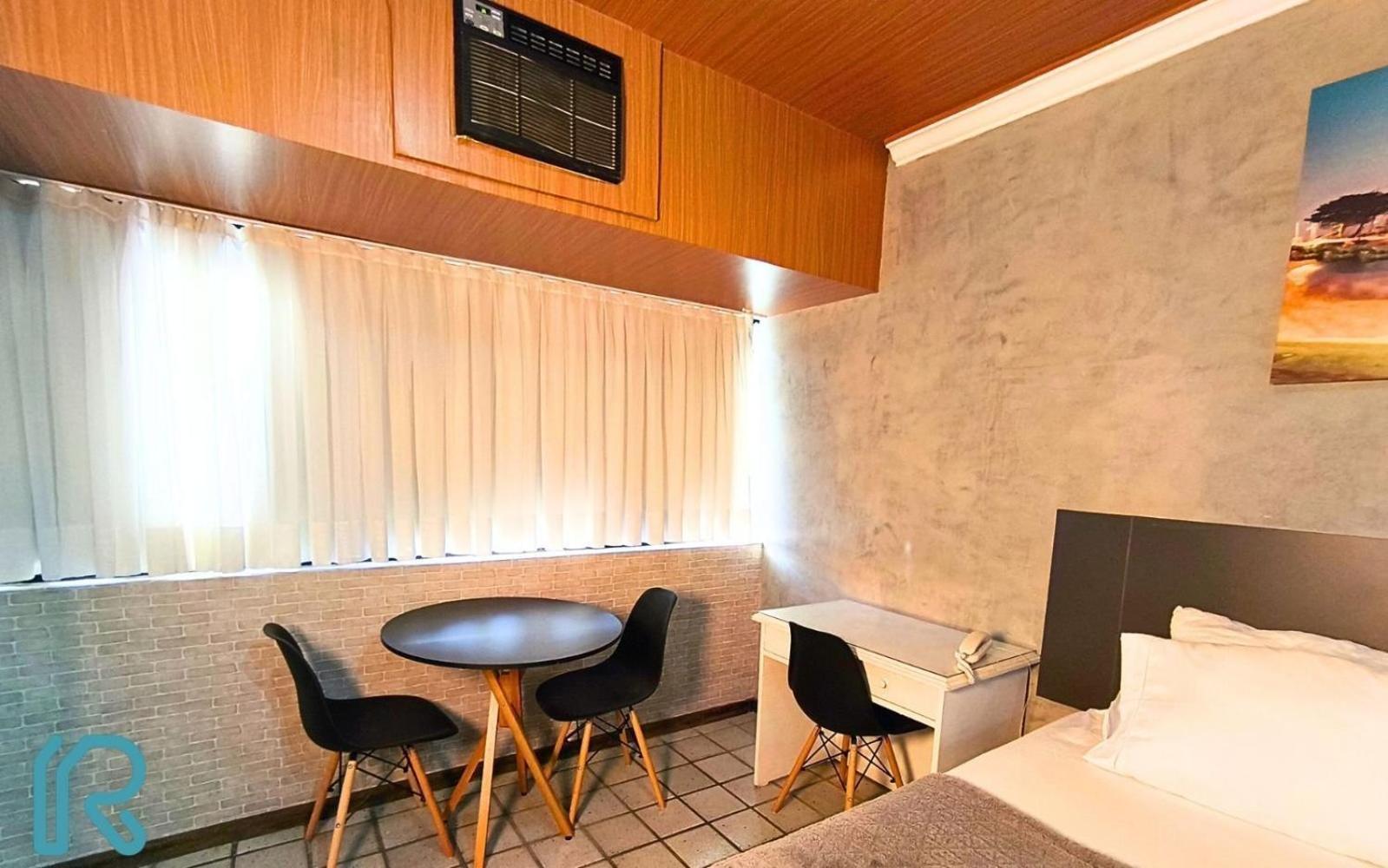 Lindo Completo Na Ondina, Cozinha, Wifi, Netflix, Piscina, Circuito Do Carnaval, Proximo A