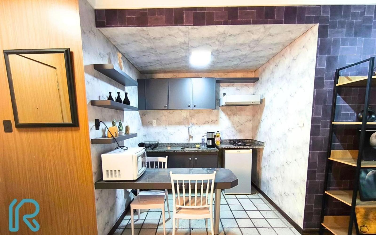 Apartamento Lindo Completo Na Ondina, Cozinha, Wifi, Netflix, Piscina, Circuito Do Carnaval, Proximo A