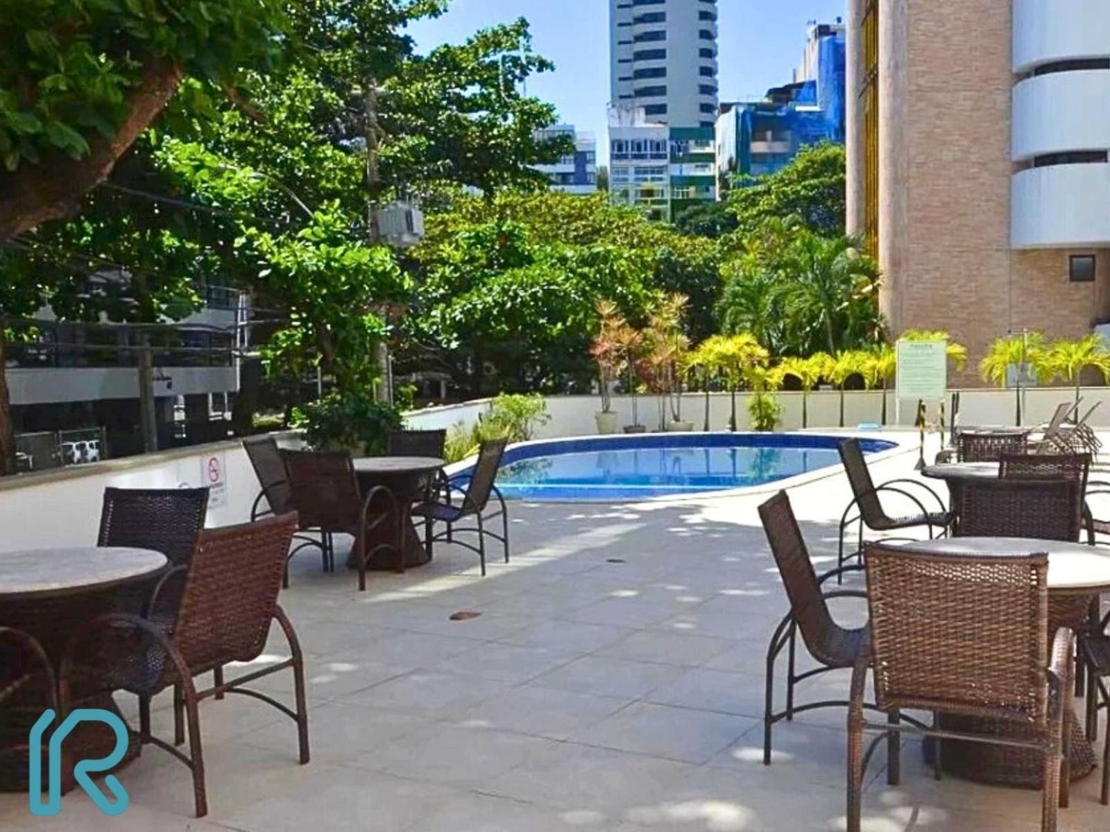 Apartamento Lindo Completo Na Ondina, Cozinha, Wifi, Netflix, Piscina, Circuito Do Carnaval, Proximo A *